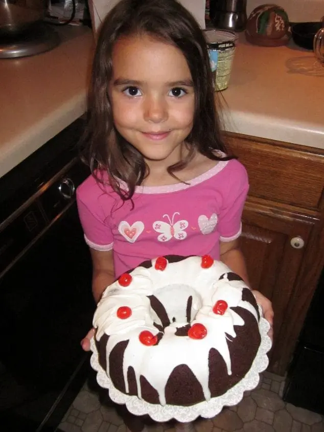 children helping in the kitchen