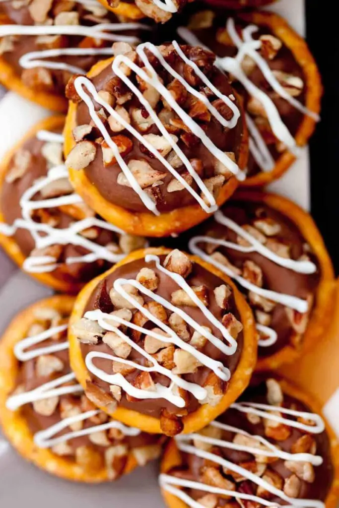 rolo pretzel fast dessert