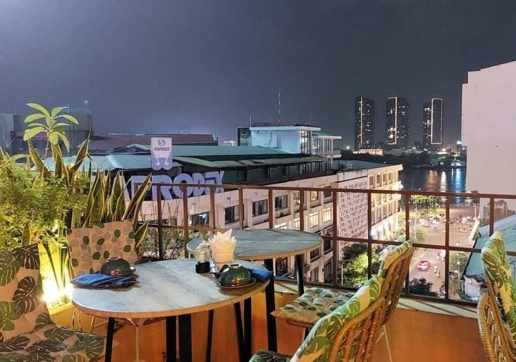 mit rooftop bistro