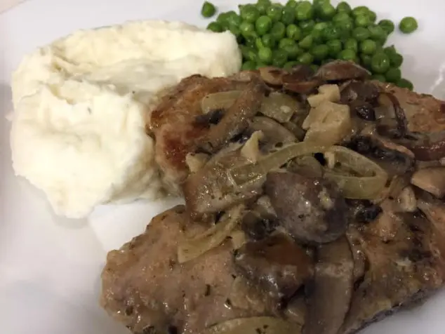 pork chops with mushroom gravy